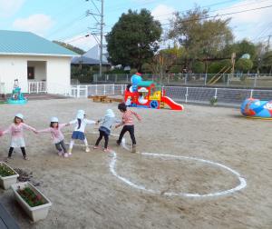 数日後。みんなおいで!手を繋いで引っ張って! 数日後。みんなおいで!手を繋いで引っ張って!