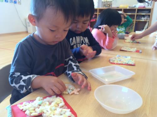 モコモコの感触を楽しんでいます モコモコの感触を楽しんでいます