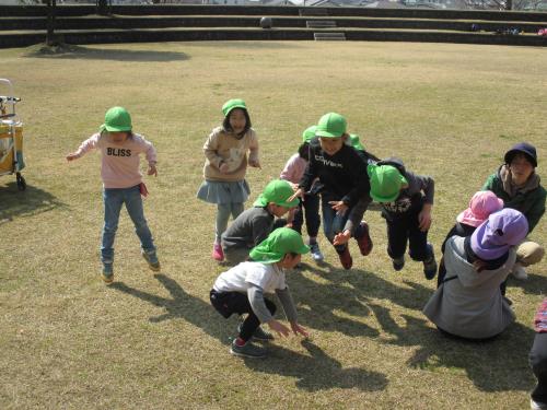 仲間と一緒はたのしいよ 仲間と一緒はたのしいよ