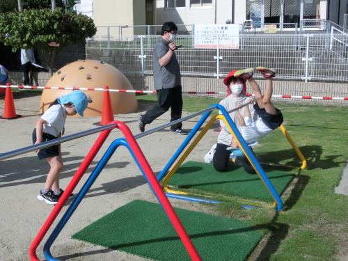 逆上がりに挑戦です 逆上がりに挑戦です