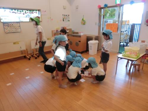 文字が書かれた紙をさがします 文字が書かれた紙をさがします