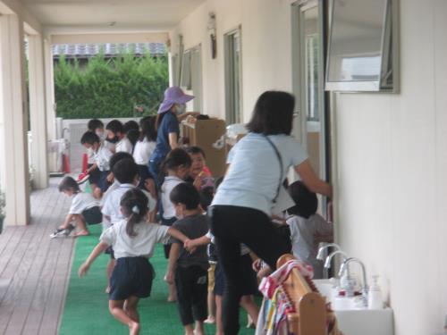 火災が発生しました。逃げましょう 火災が発生しました。逃げましょう