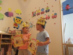 かんむりをプレゼント! かんむりをプレゼント!