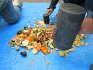 小さく砕く 小さく砕く