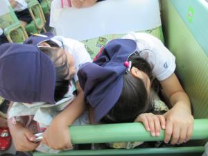 帰りのバスでウトウト 帰りのバスでウトウト
