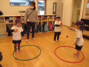 3歳児さんけん玉にチャレンジ 3歳児さんけん玉にチャレンジ