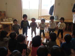 0歳児から1歳児のにじ組さんです! 0歳児から1歳児のにじ組さんです!