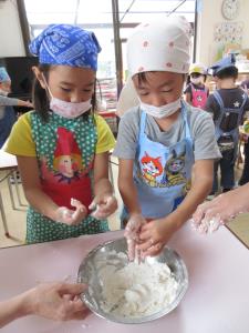 手にひっつくなぁ 手にひっつくなぁ