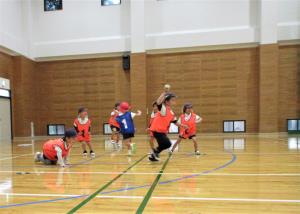 一塁に向かって! 一塁に向かって!