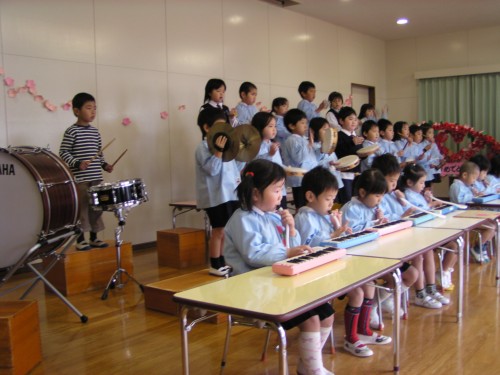 入園式で行う合奏の練習 入園式で行う合奏の練習