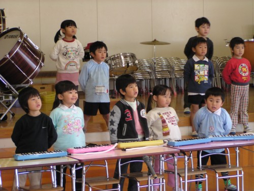 きれいな声で歌いましょう きれいな声で歌いましょう