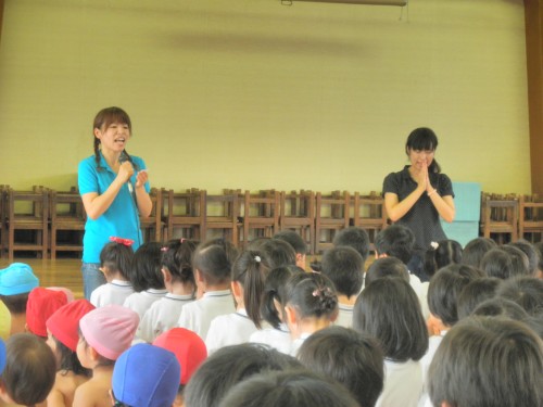 水の神様にお願いをしています! 水の神様にお願いをしています!