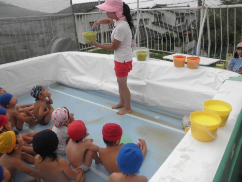 ボディペインティングが始まります。 ボディペインティングが始まります。