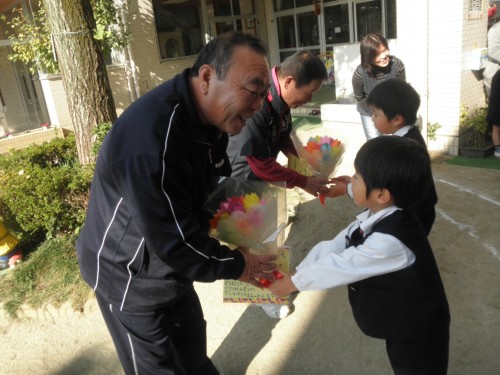感謝の気持ちのお花を渡しました。 感謝の気持ちのお花を渡しました。