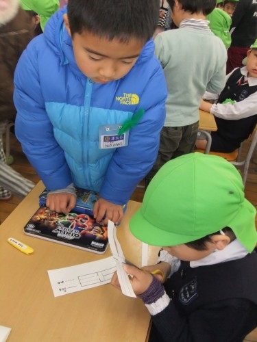 お兄ちゃんに見守られながら… お兄ちゃんに見守られながら…