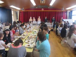 安心・安全なそして楽しい給食を提供しています。 安心・安全なそして楽しい給食を提供しています。