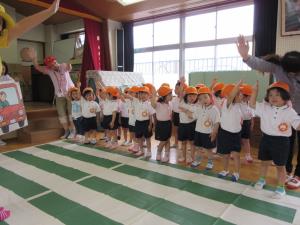 右左をよく観て渡ろうね 右左をよく観て渡ろうね