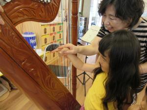 アルパにも触らせてもらいました。 アルパにも触らせてもらいました。