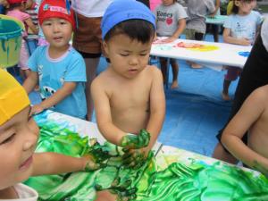 おおっ!手が緑色! おおっ!手が緑色!