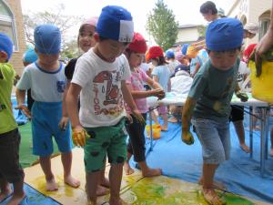 足でもぺたぺたしてみよう! 足でもぺたぺたしてみよう!