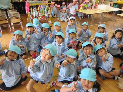 つきたてのお餅はおいしいよ。 つきたてのお餅はおいしいよ。