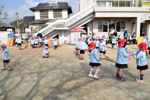 寒さに負けず元気に遊んでいます。 寒さに負けず元気に遊んでいます。