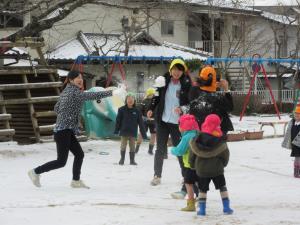 先生達も楽しんでいます。 先生達も楽しんでいます。