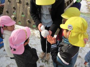 ほら、雪だるま! ほら、雪だるま!