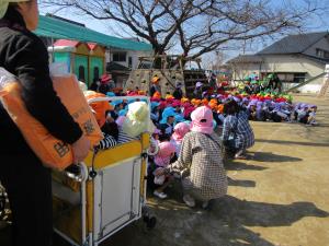 園庭に避難 園庭に避難