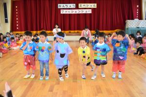 モデルになりきって モデルになりきって