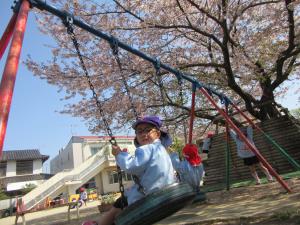 楽しく遊ぶ子ども達。 楽しく遊ぶ子ども達。