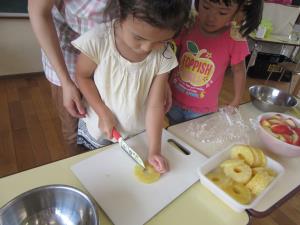 パイナップルも入れます パイナップルも入れます