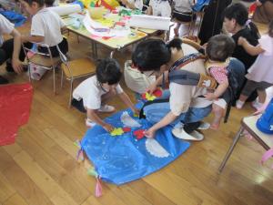 どこにつけようかな? どこにつけようかな?