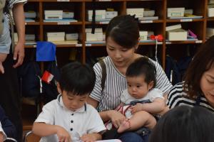 お母様に見守られながら…。 お母様に見守られながら…。