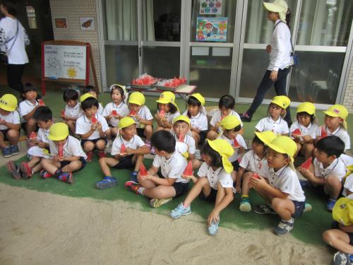 みんなで食べるとおいしいね! みんなで食べるとおいしいね!