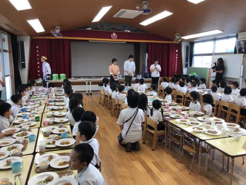給食室の先生、ありがとう! 給食室の先生、ありがとう!