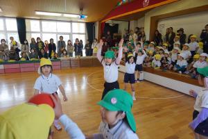 どこに投げよう…。 どこに投げよう…。