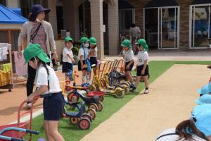 やって見せるから見ててね。 やって見せるから見ててね。