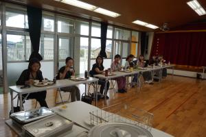 子どもと同じ給食を食べていただきました。 子どもと同じ給食を食べていただきました。