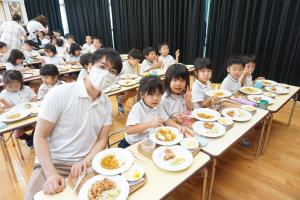 園長先生と、はいチーズ、♪ 園長先生と、はいチーズ、♪