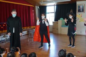 先生たちも仮装しました! 先生たちも仮装しました!