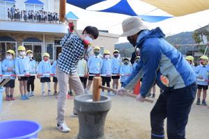 汗だくになりながらつきました。 汗だくになりながらつきました。