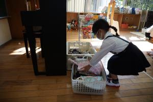 絵本袋と上靴入れも決まったところ片付けます。 絵本袋と上靴入れも決まったところ片付けます。