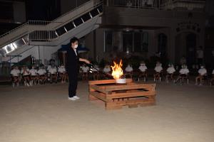 聖なる火が渡されました。 聖なる火が渡されました。