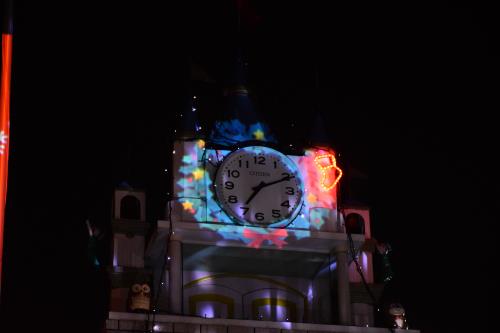 リース飾りのついた時計台 リース飾りのついた時計台