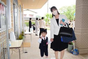 制服が似合っていますね! 制服が似合っていますね!