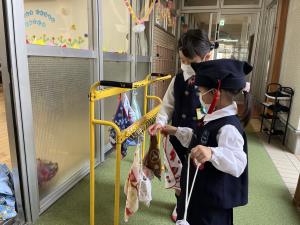 お手伝いしてくれる年長さん お手伝いしてくれる年長さん