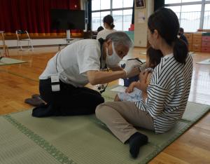 お母さんと一緒に「あーん」 お母さんと一緒に「あーん」
