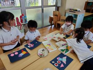 みんなでつくると楽しいな みんなでつくると楽しいな