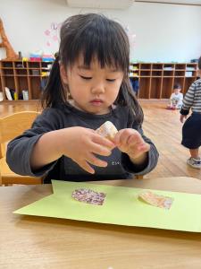 シールでぺったん! シールでぺったん!